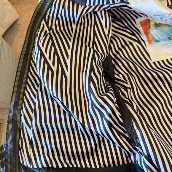 The White Collection limited edition men's ski snowboard jacket by Burton size M - Picture 6 of 9